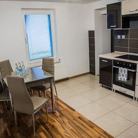 Apartamenty Korona クロスノ エクステリア 写真