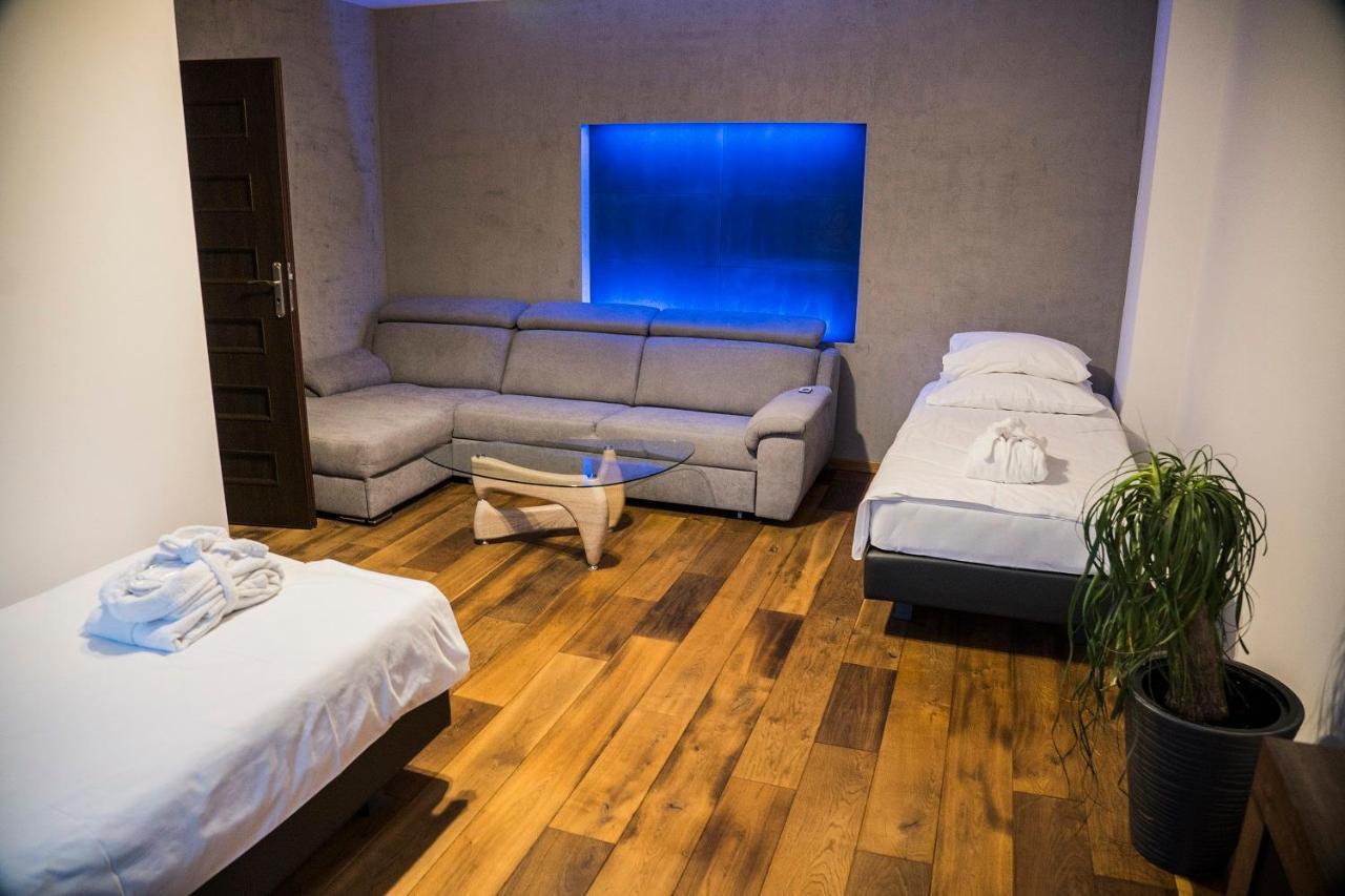 Apartamenty Korona クロスノ エクステリア 写真