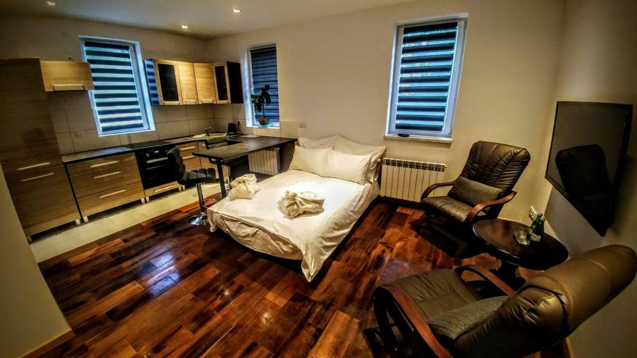 Apartamenty Korona クロスノ エクステリア 写真
